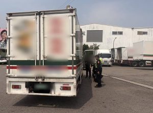 女騎士遇大劫慘死營業大貨車輪下