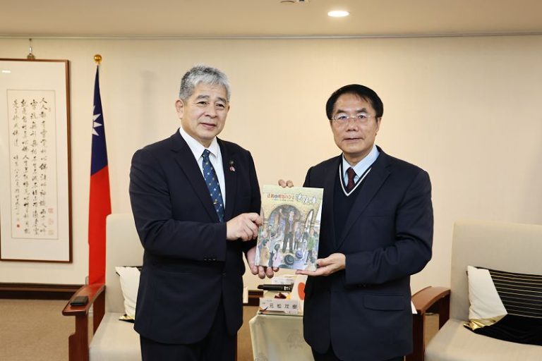 日本友誼市宇城地域締盟1週年再訪 黃偉哲親授道路命名公文 紀念友誼