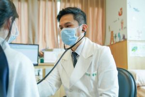 兒童血便不只是便秘 大腸鏡微創手術切除息肉