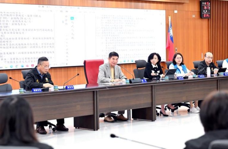 鍾東錦期勉團隊 辦好2027台灣燈會