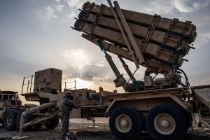 美考慮援烏武器先轉中東 擬再增調1萬地面部隊