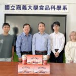 蜂蜜及鹽酥花生可以存放30年以上? 嘉大食科系師生解密發表國際頂尖期刊