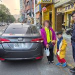 嬤忘停車處心慌慌 暖警即時找回愛車
