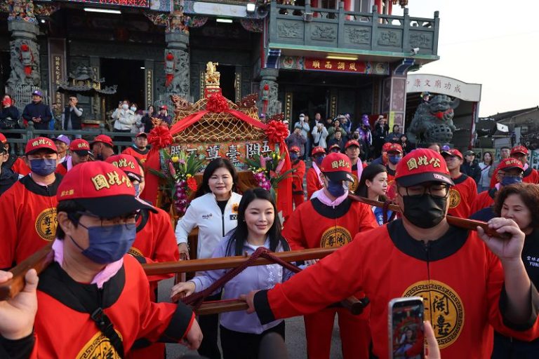 雲林縣定民俗五股開臺尊王過爐大典登場 傳承百年香路與庄頭情誼