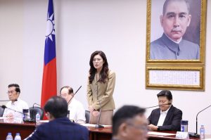 黨內家醜頻爆 鄭麗文：國民黨空前團結 力拚政黨輪替