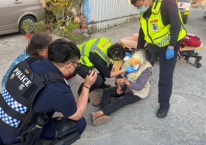 潭子警民攜手守護 熱心男即時止血助老婦就醫