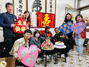 榮民人瑞施伯伯101歲嵩壽 南投縣榮服處溫馨慶生喜賀