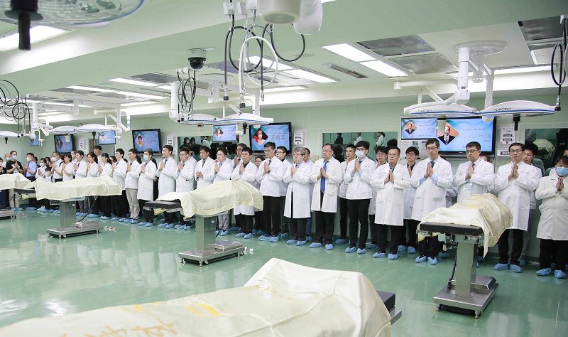 慈濟大學模擬手術課程圓滿　跨院專家傾囊相授　