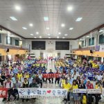 救國團深入台南大北門贈鞋 傳遞溫暖