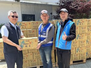 大規模土崩 中市府送水抵梨山