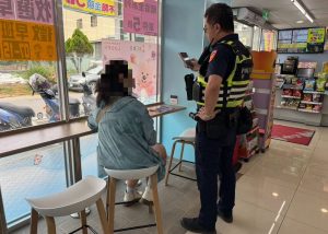 假攝影師誆收「保證金」 超商店員機警通報警即刻攔詐