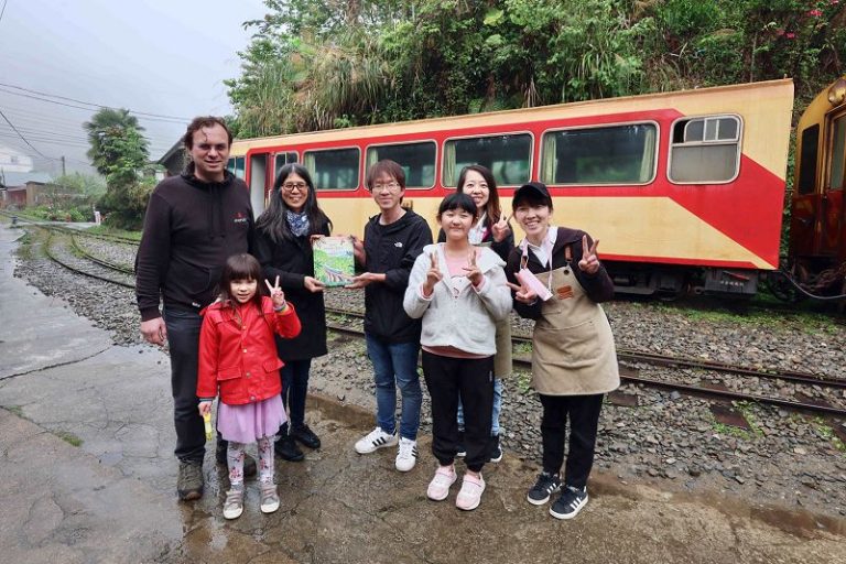寂寞星球作家回訪阿里山 見證之字形經典鐵道重生