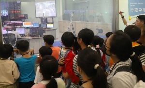 中捷開放親子 參訪北屯機廠