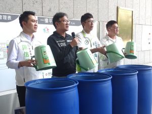 清潔隊員偷倒汙水餿水入水溝 台中綠營議員抨擊市府長期在垃圾與廚餘去化上失能