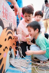 兒童連假首日 陳亭妃嗨翻台江