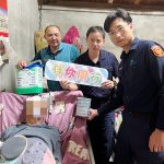 北港警攜慈善組織送暖
