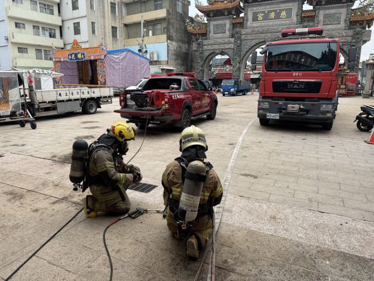 南消3大隊學甲分隊辦理慈濟宮古蹟搶救演練 迎接2026「學甲上白礁」祭典