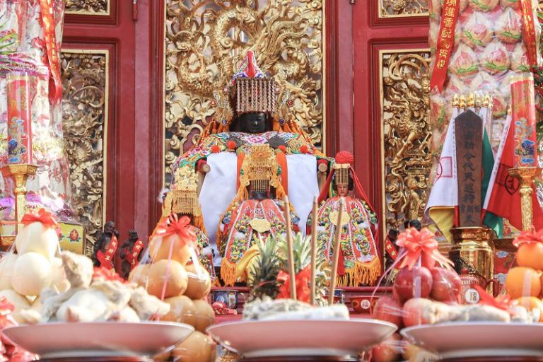 大甲媽駐駕新港奉天宮 祝壽大典萬人虔誠參拜