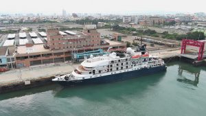 島嶼天空郵輪首航台中港