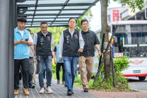 張善政現勘龜山南美國小通學廊道與公兒六用地 拍板加速推動人本通學與親子空間建設