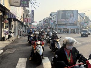 大甲媽遶境亮點 黑色機車隊整齊出發
