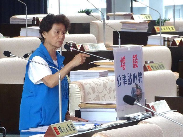 沈佑蓮爭取公車站牌設置愛心服務鈴