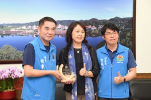 謝美桃再摘本土語言傑出貢獻獎