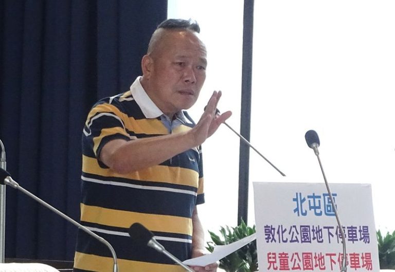 北屯漢神洲際百貨開幕人潮湧入 陳成添建議交通問題需未雨綢繆