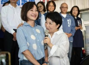 盧秀燕南下高雄挺柯志恩 軟性訴求「媽媽心」爭取基層民心