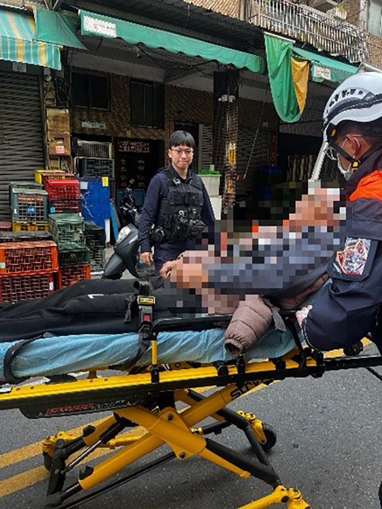 翁低血糖堅持騎車 民權警當場喊卡