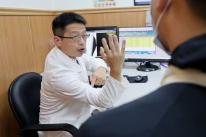 比腕力暗藏風險　「扭轉力」恐致肱骨骨折