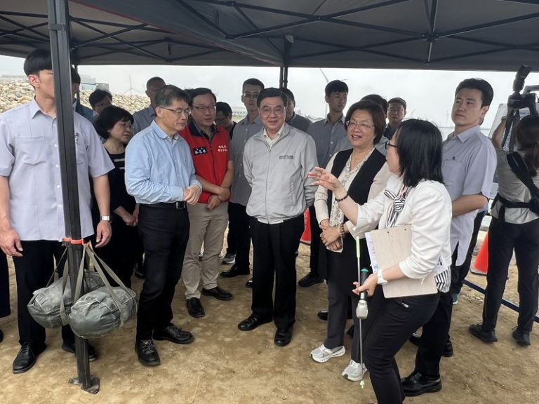 卓榮泰訪視彰濱園區、漢寶牧場及田尾花卉產區