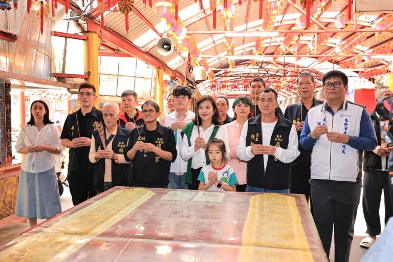 新豐街福德宮 謝國樑贈牌匾