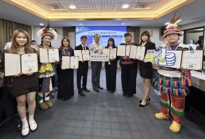 輔英科大學生獲大專優秀青年社團評選雙佳作