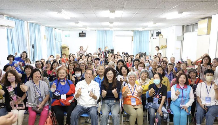 鄭麗文挺進屏東 號召婦女姊妹做蘇清泉最強分身 翻轉屏東最後一哩路