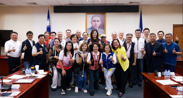 鄭麗文挺原民 出席原民聯席會議