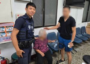 深夜守候不缺席 潭子警伴迷失嬤平安返家
