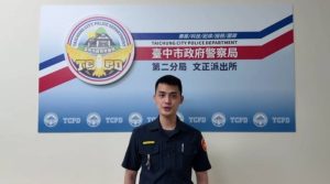 女情緒不穩徘徊路口 警關懷通知家人帶回