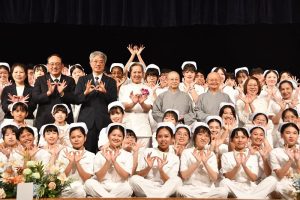 慈大加冠典禮 326位護生將踏入臨床實習