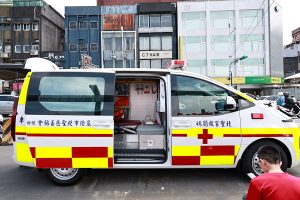 北聖宮捐第三輛救護車 副市長到場受贈