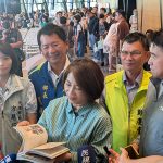 小米縣長簽書吸人氣 屏東慢旅魅力展現