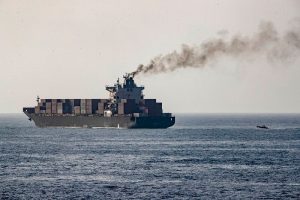 川普宣布協助受困波灣船隻卻無派軍艦護航 伊朗警告美軍遠離荷莫茲海峽