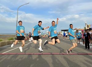 為地景藝術節暖場蘇俊賓偕千人接力路跑