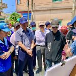 王耀裕勘督林園道路及排水建設進度