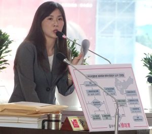神岡大夫第重劃自救會成員感謝徐瑄灃在議會發聲