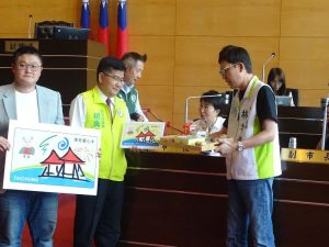 中市議員建議市府開放敬老卡購買日常食品