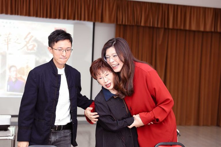 鄭麗文出席侯漢廷新書發表 強調中華文明兼容並蓄 不會要打掉所有的雜質