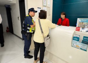 婦提款百萬遇警銀及時喊卡