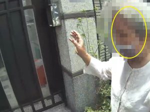 澆花竟成受困記 頭家警暖心解圍