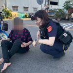 迷途婦癱坐路邊 潭子暖警即刻救援送醫